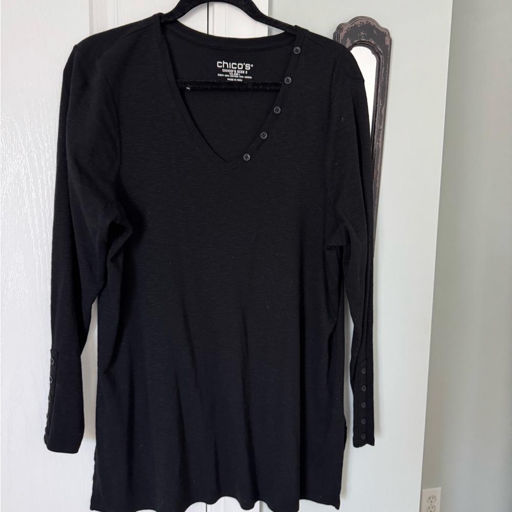 Chico's Black Long Sleeve V-Neck Top Button Accents in sleeve and top size 2